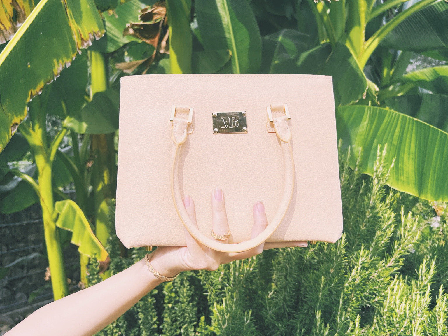 BAILEY: The 100% vegan leather bag designed for the future by Melina Bucher  — Kickstarter
